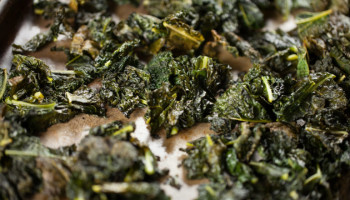 Kale Chips: The Surprisingly Tasty Un-Chip