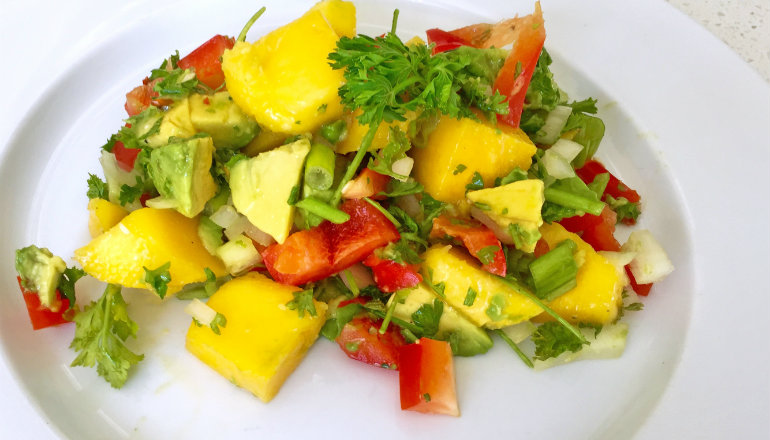 Tangy Mango Salsa Salad