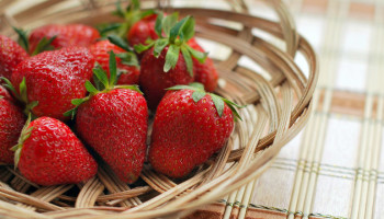 Strawberry and Banana Breakfast Smoothie