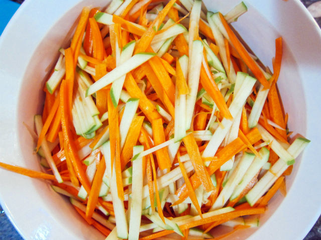 Apple and Carrot Slaw