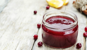 Low-Sugar or Sugar-Free Cranberry Sauce