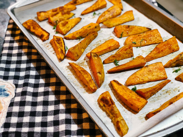 Healthy Baked Sweet Potato Wedges