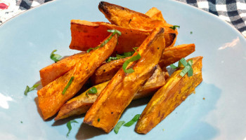 Healthy Baked Sweet Potato Wedges
