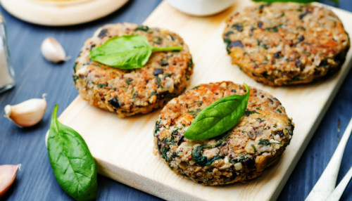 Curry Spiced Chickpea Veggie Burger
