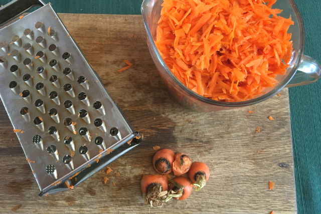 Carrot Apple Salad with Vinaigrette